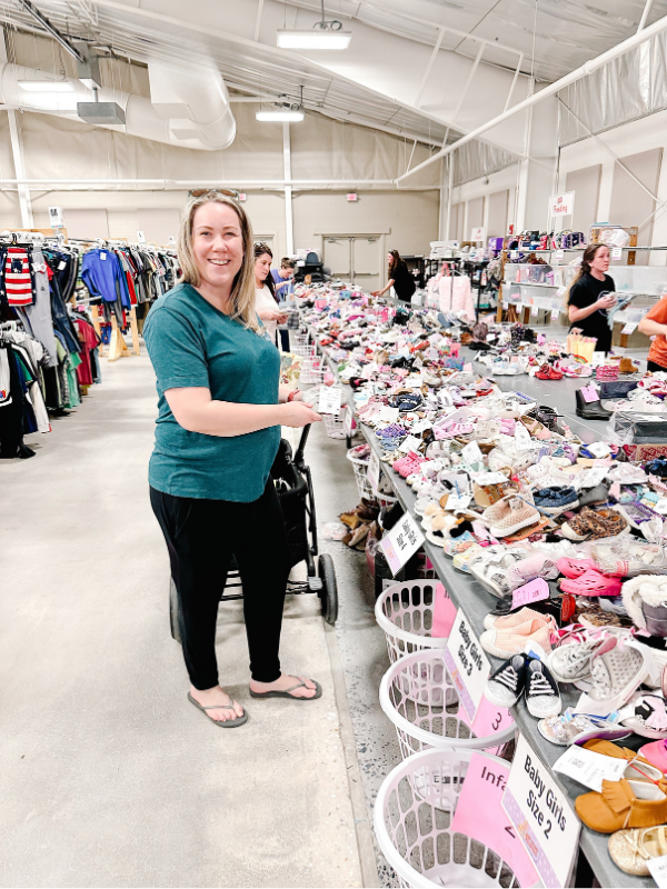 Mom dropping off items at the Harrington Children's consignment sale
