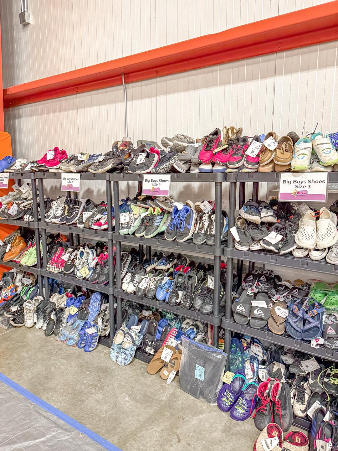 Boys shoes